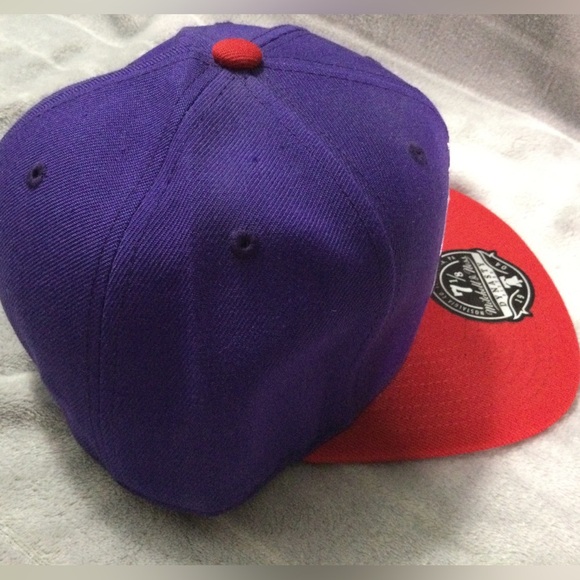 Mitchell & Ness Toronto Raptors Purple and Red Fitted Hat Size 7 1/8 - Picture 3 of 9